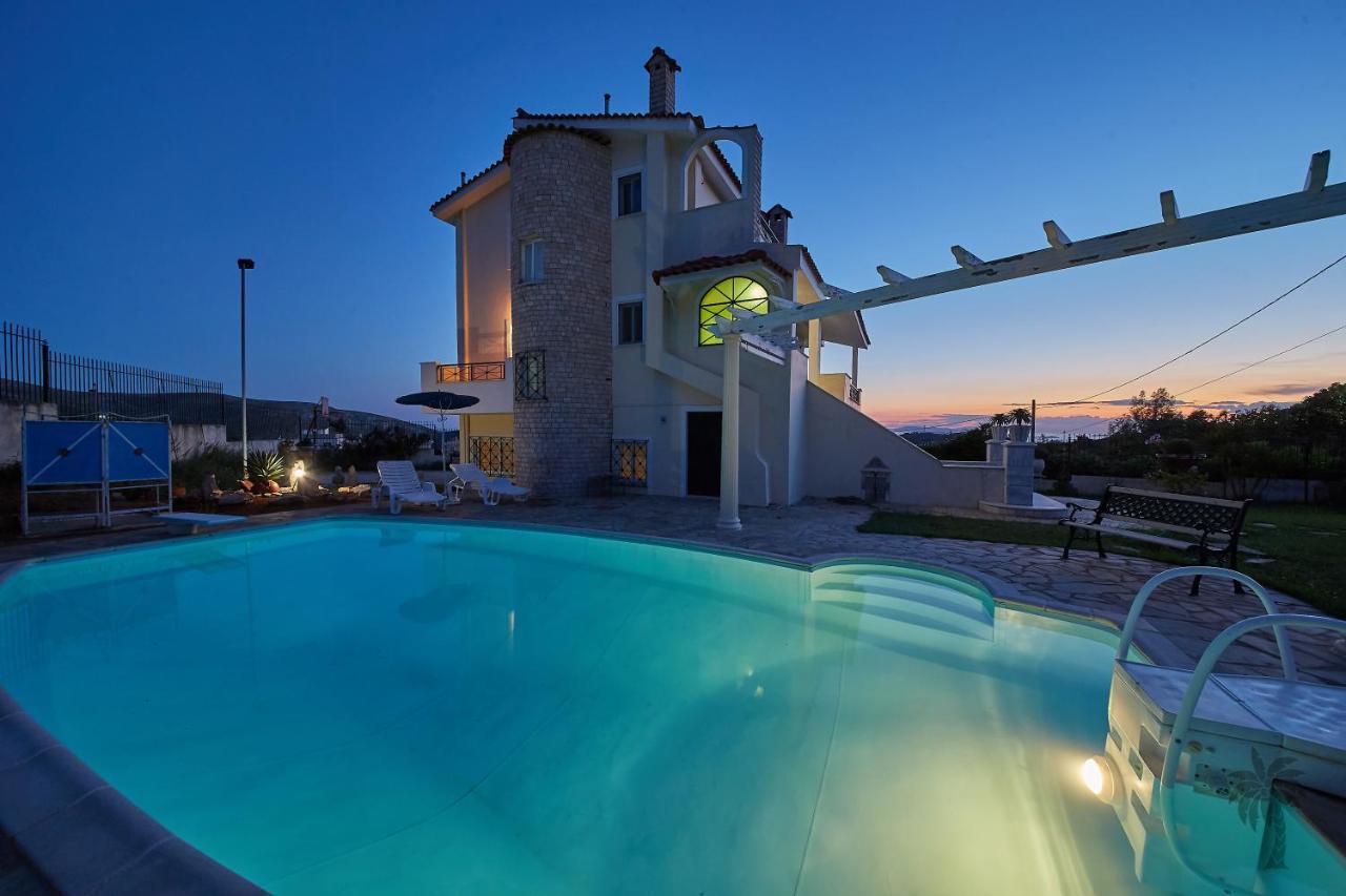 Villa Konstadina With Swimming Pool Kalivia Thorikou Extérieur photo
